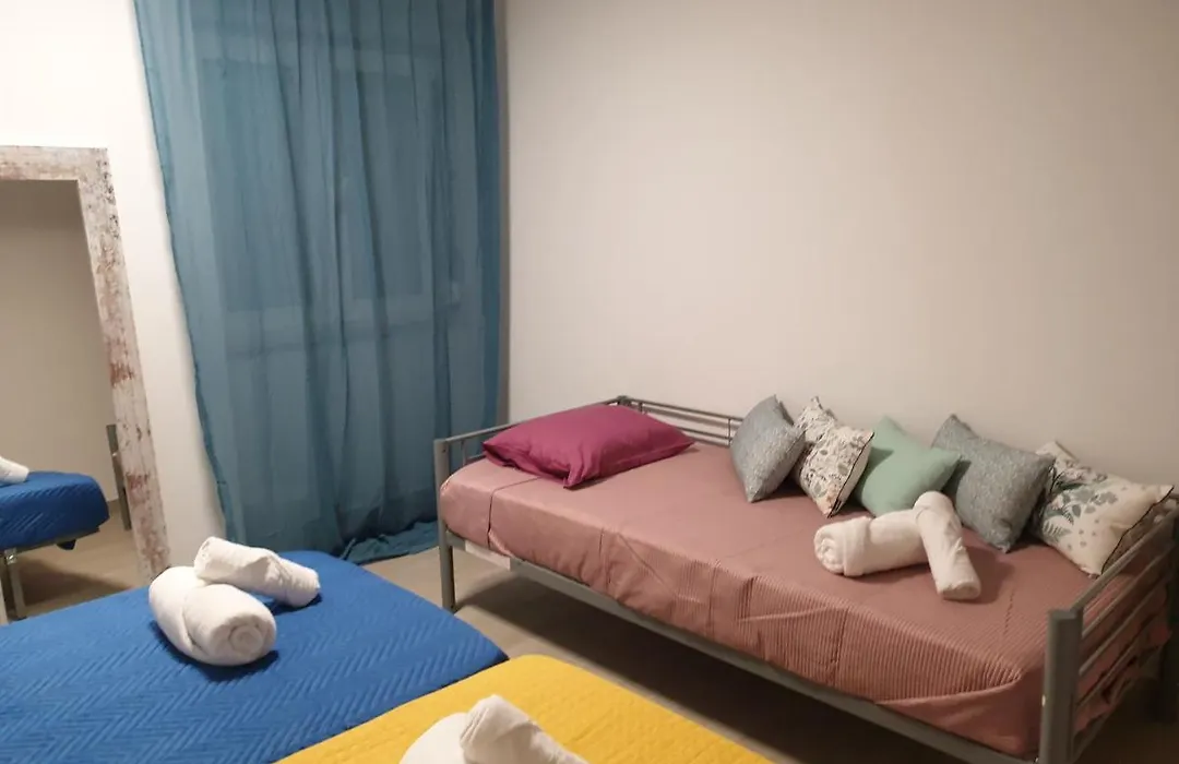 Lisbon Hostel Terminal 4-1